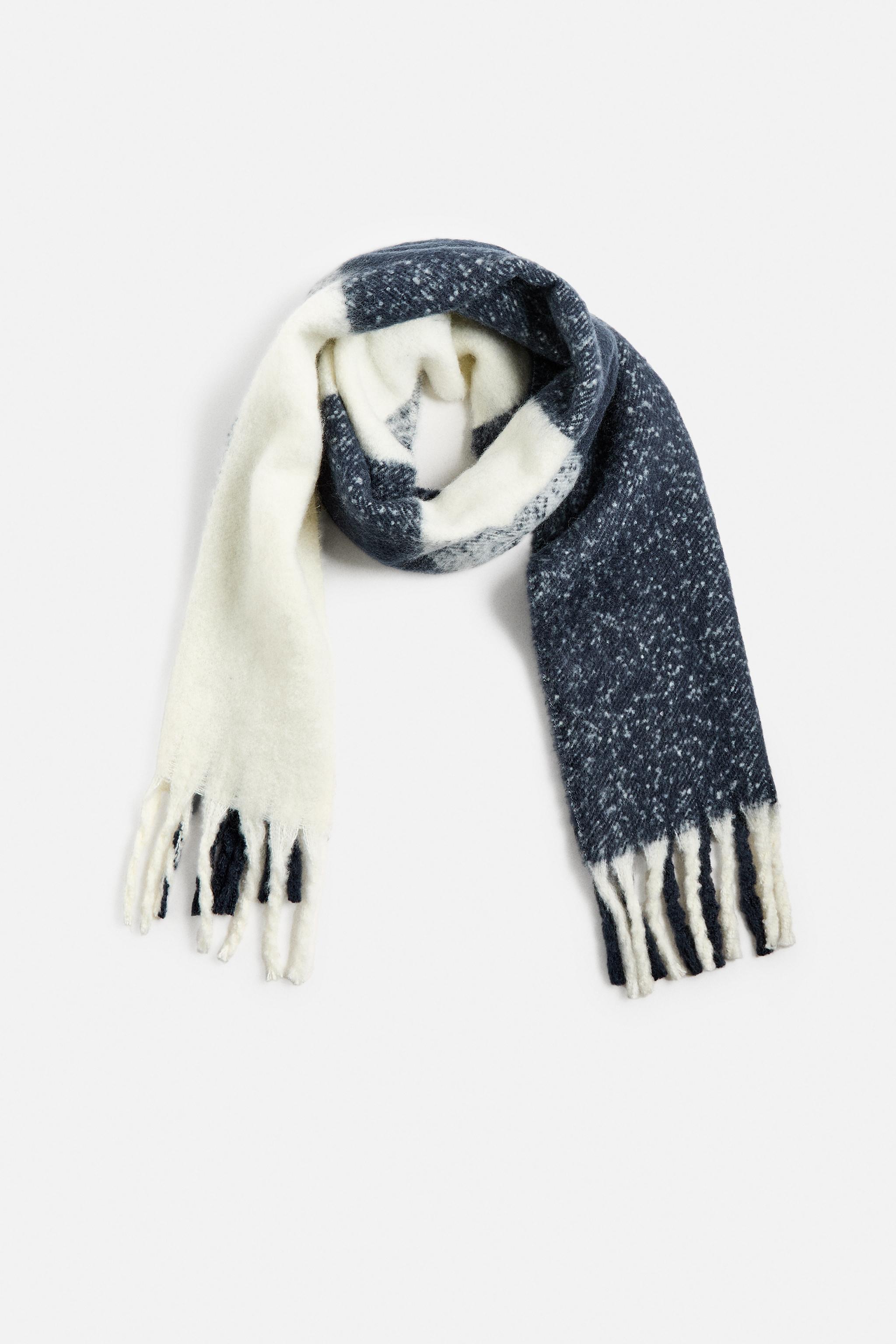 PLAID SCARF Product Image