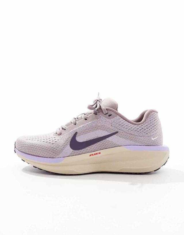 Nike Winflo 11 sneakers in light purple Product Image