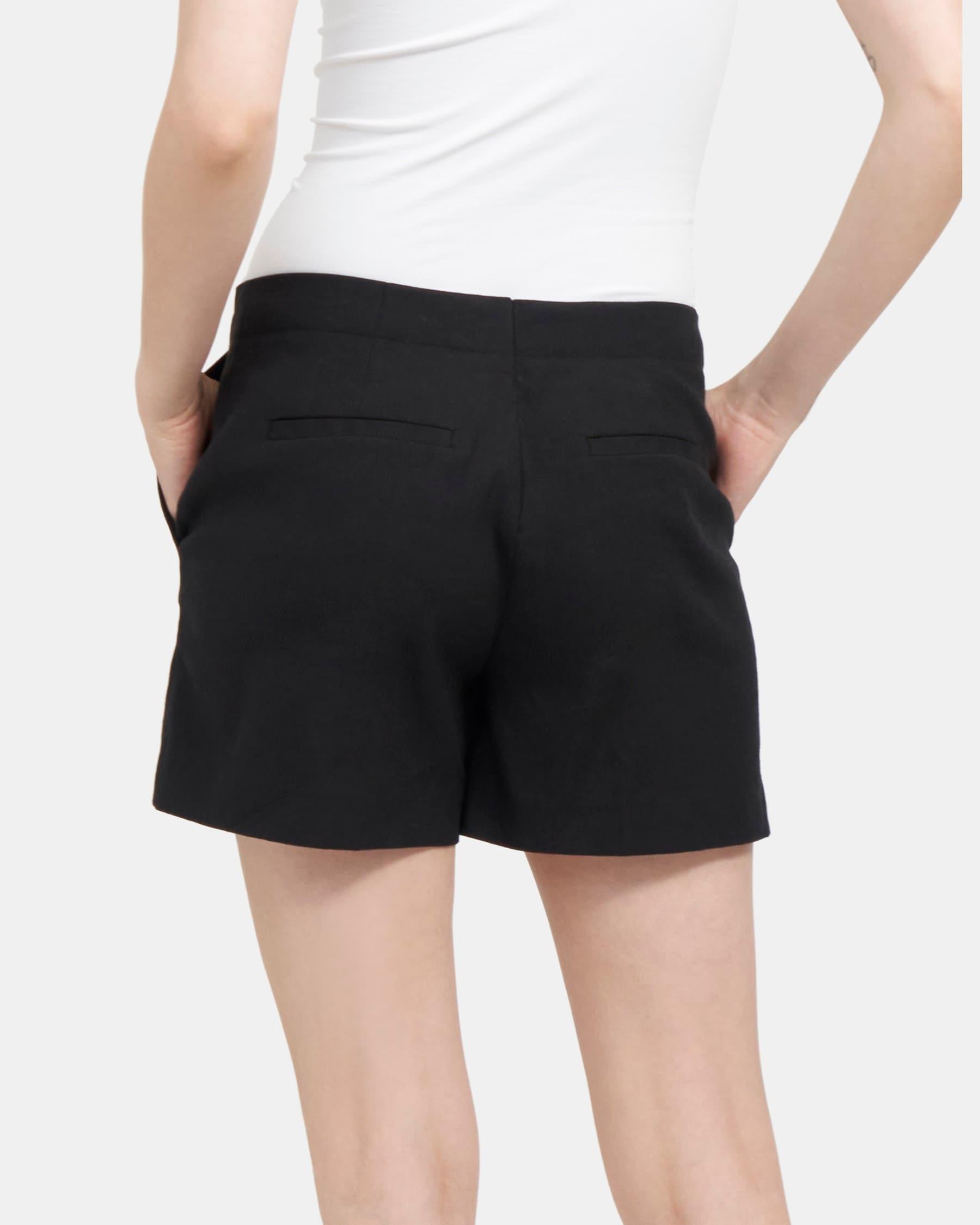 Clean Short in Stretch Linen Product Image