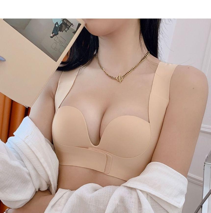 Plain Criss Cross Back Wireless Bra Product Image