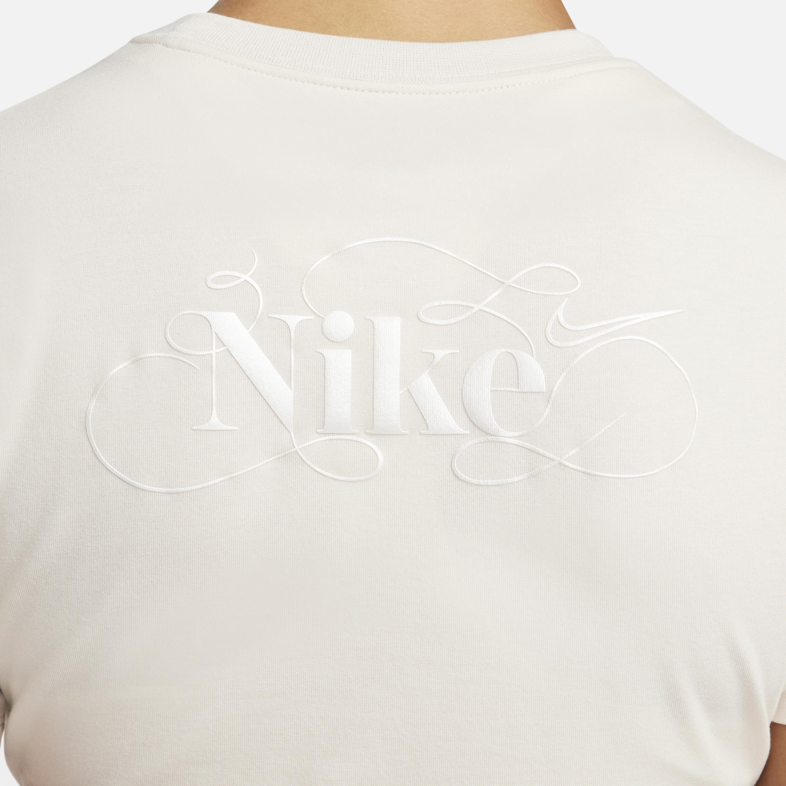 Women's Nike Sportswear Essential Slim Cropped T-Shirt Product Image