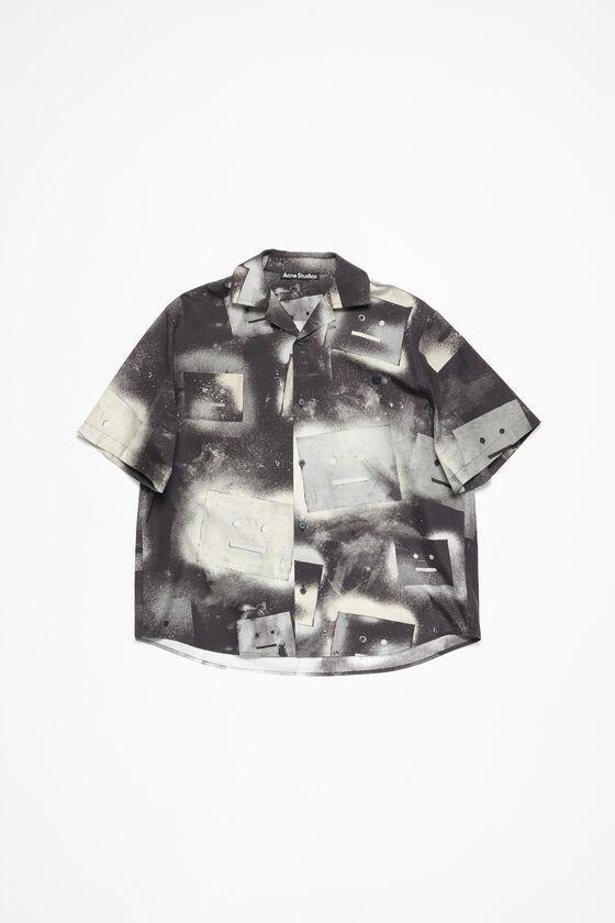 Printed button-up shirt Product Image