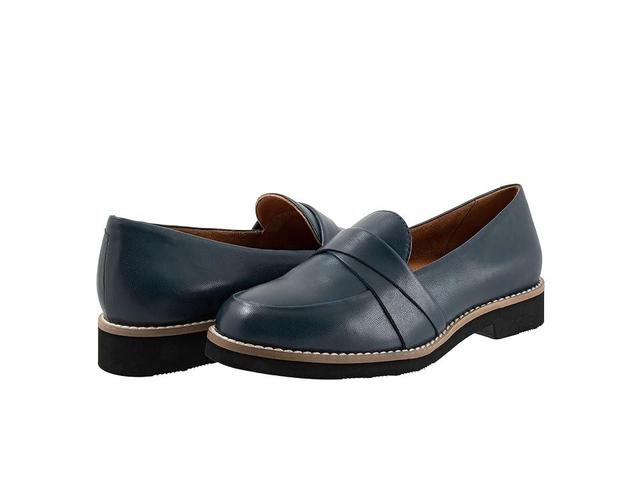 SoftWalk Walsh Loafer Product Image