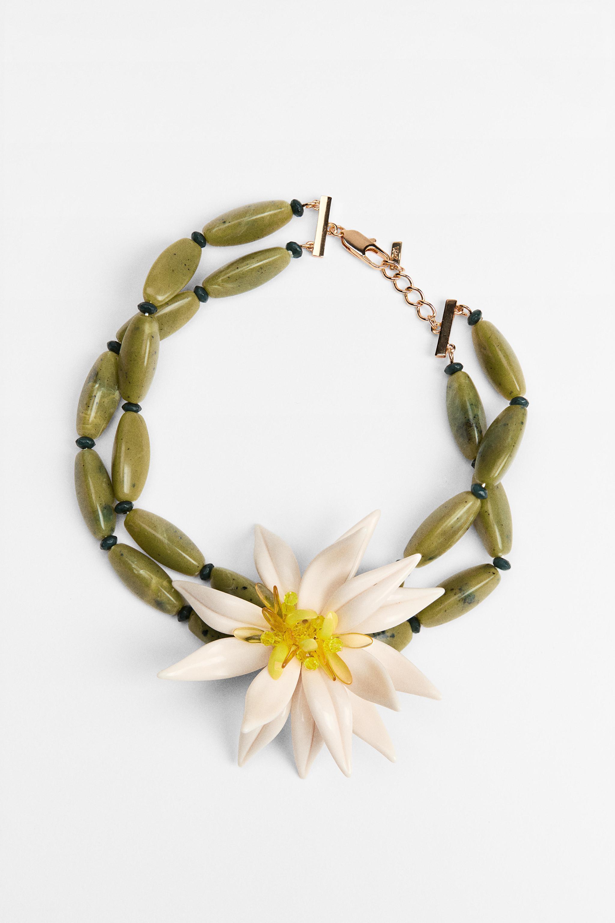 FLOWER BEAD NECKLACE Product Image