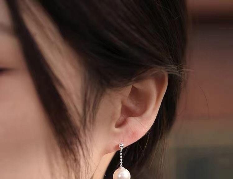 Faux Pearl Dangle Earring Product Image