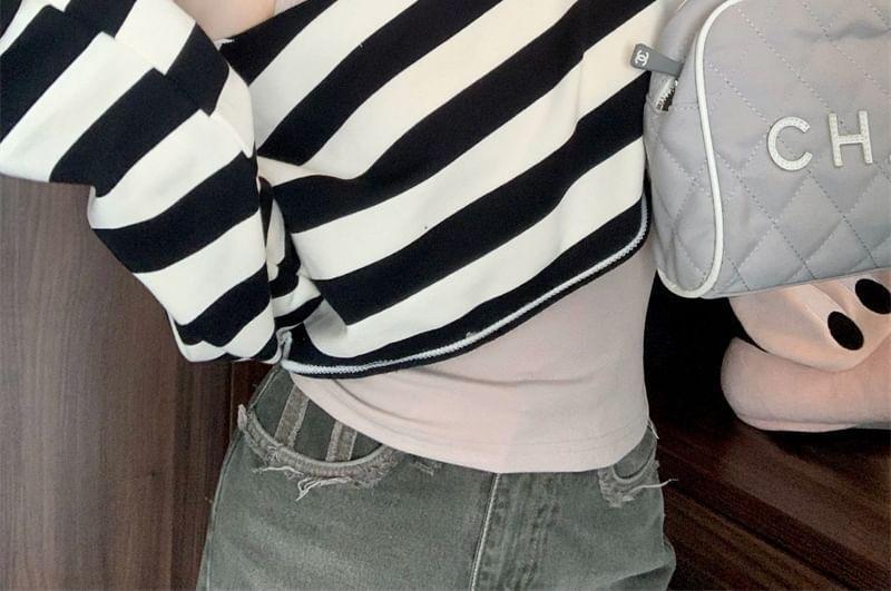 Long-Sleeve One-Shoulder Striped Cropped Tee / Plain Halter Top Product Image