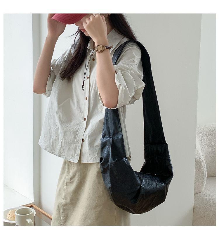 Plain Faux Leather Crossbody Bag Product Image