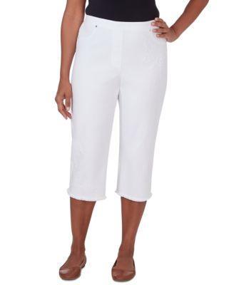 Petite Mid Rise Frayed-Hem Pull-On Capri Pants Product Image