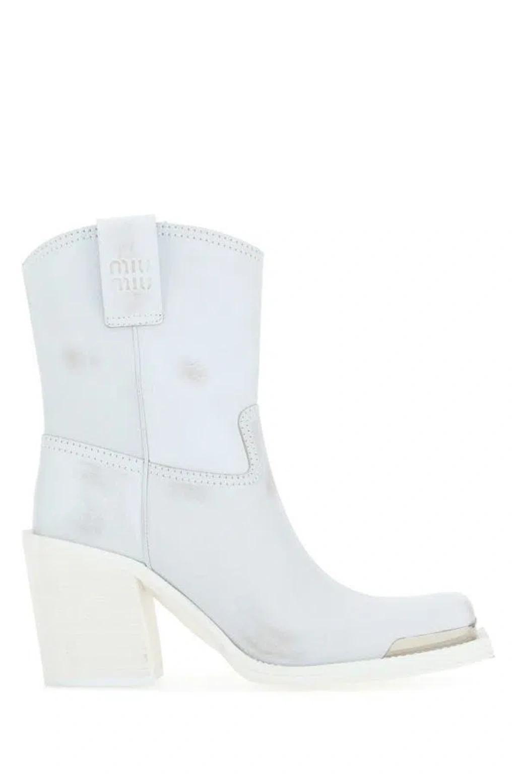 Logo Detailed Ankle Boots In White product image