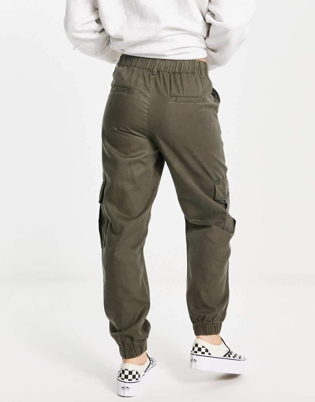 JJXX cuffed cargo pants in khaki Product Image