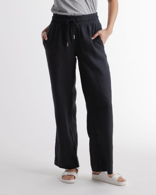 Womens 100% European Linen Wide Leg Pants in Black, Size Medium by Quince Product Image