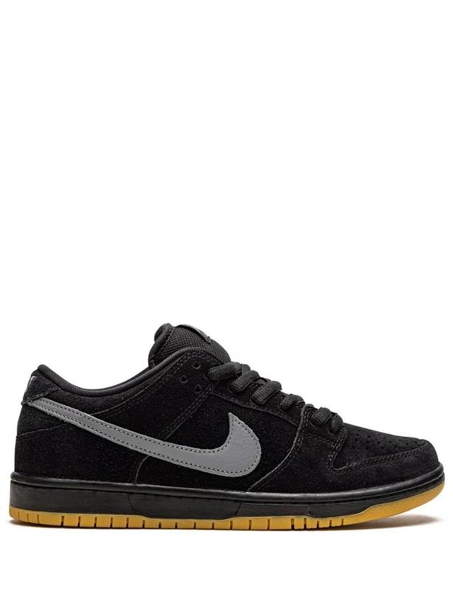 Sb Dunk Low Pro Sneakers In Black Product Image