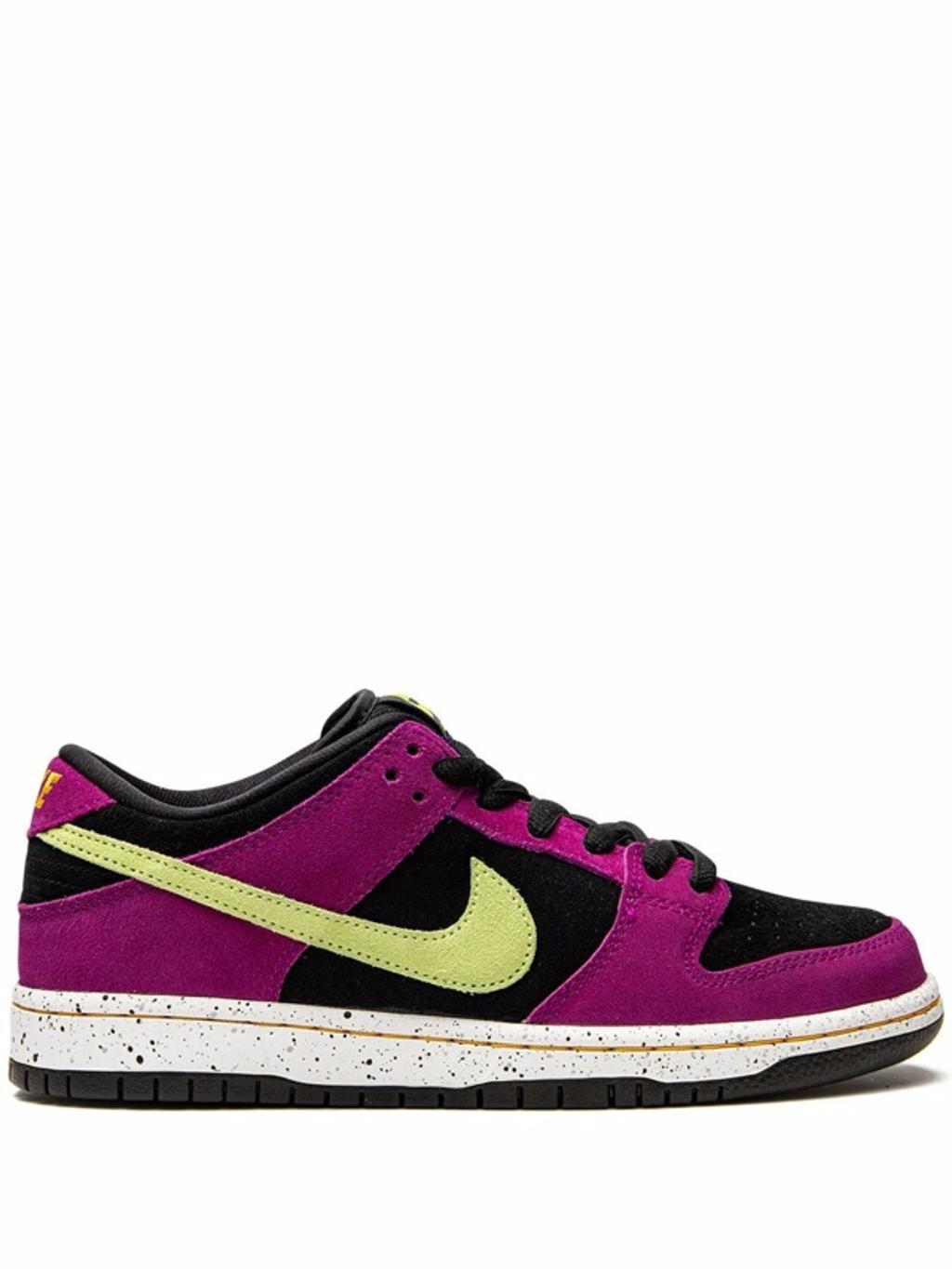 Sb Dunk Low Pro Sneakers In Pink Product Image