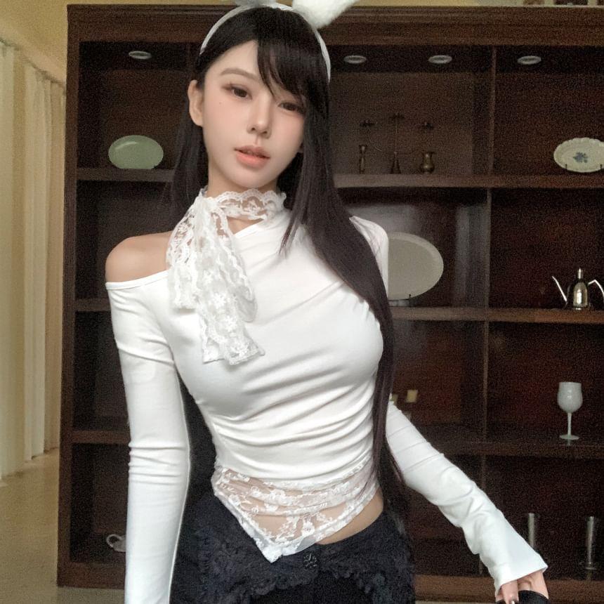 Long-Sleeve Asymmetrical Lace Crop Top / Hot Pants Product Image