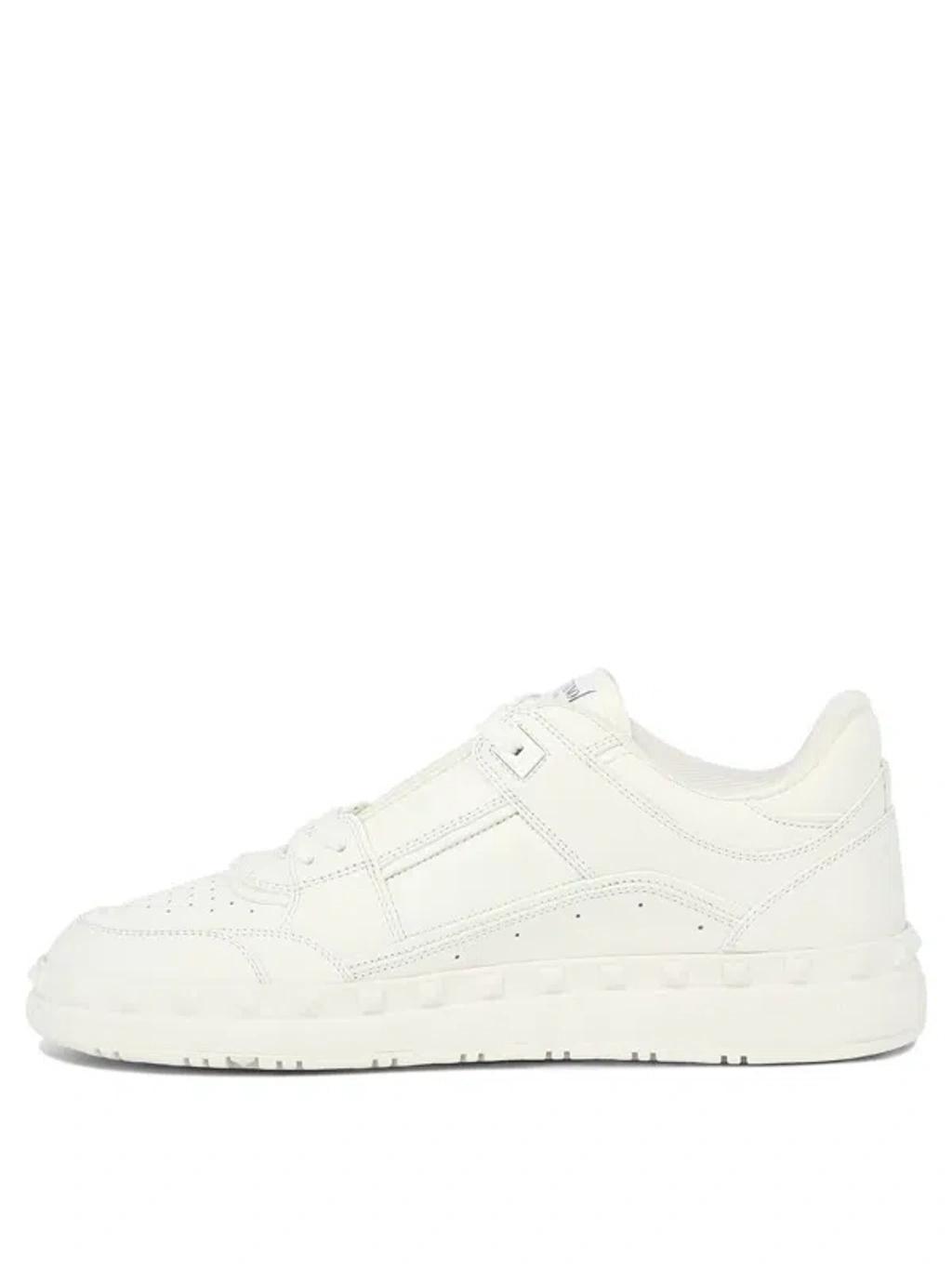 VALENTINO GARAVANI 'freedots' Sneakers In White Product Image