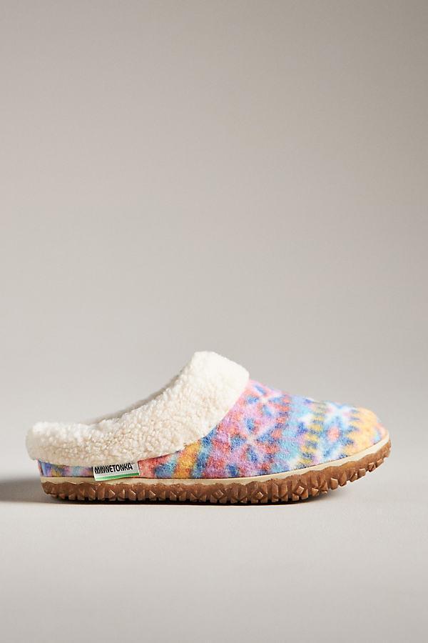 Minnetonka Spruce Faux Fur Slipper Product Image