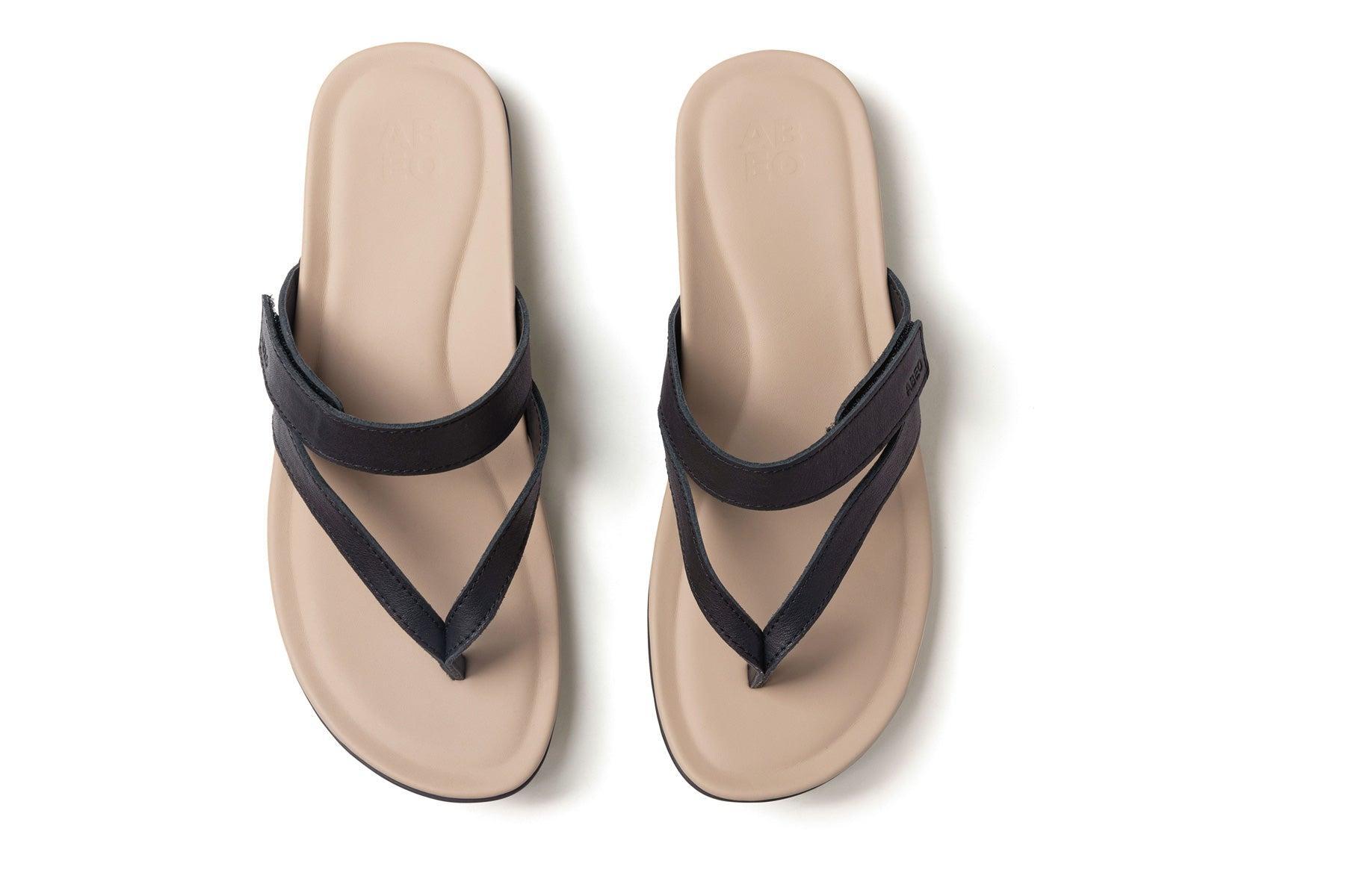 Oasis Thong Sandal Metatarsal Female Product Image