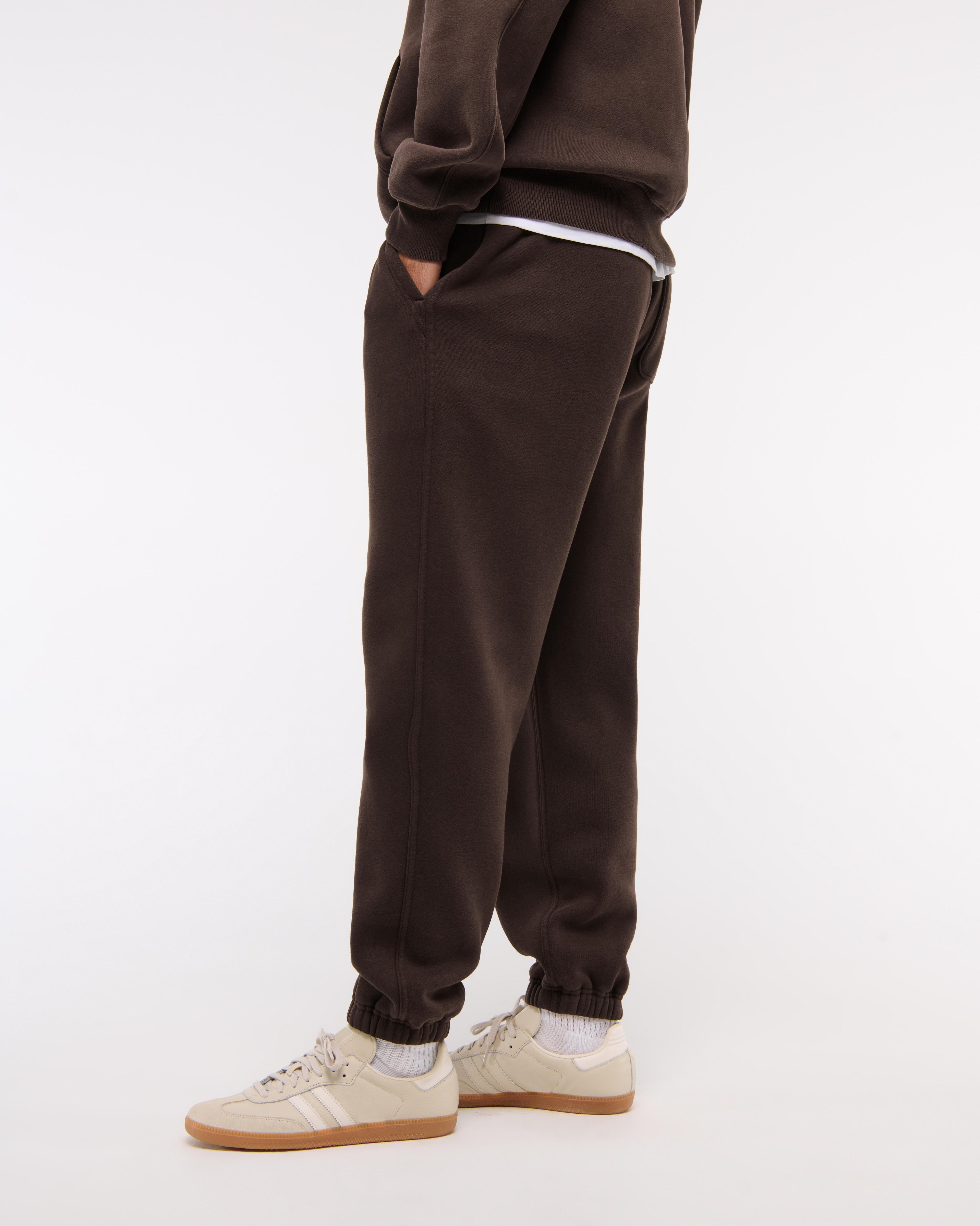 Essential Sweatpant Product Image