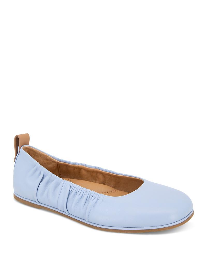 Gentle Souls by Kenneth Cole Womens Mavis Slip On Ballet Flats Product Image