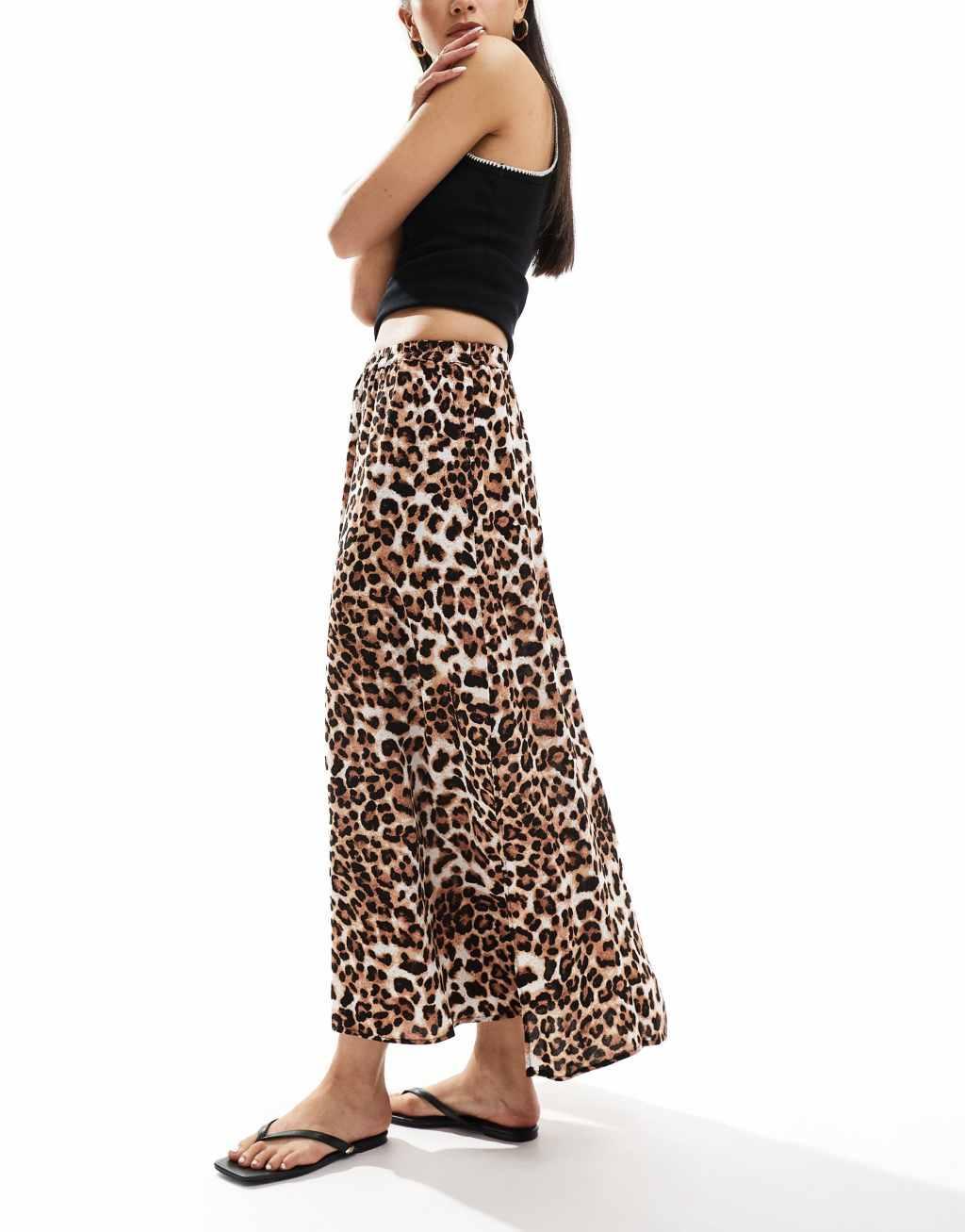 Vero Moda maxi skirt with split in leopard print Product Image