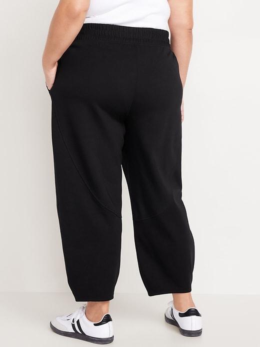 High-Waisted Dynamic Fleece Barrel-Leg Pants Product Image