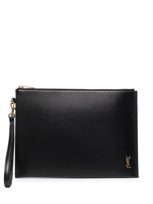 Monogram Leather Clutch In Schwarz Product Image