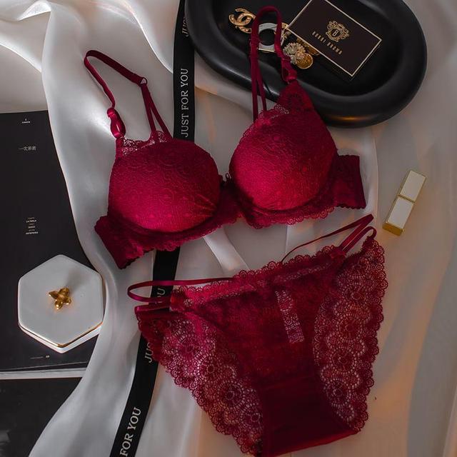 Set: Plain Lace Bra + Panty Product Image