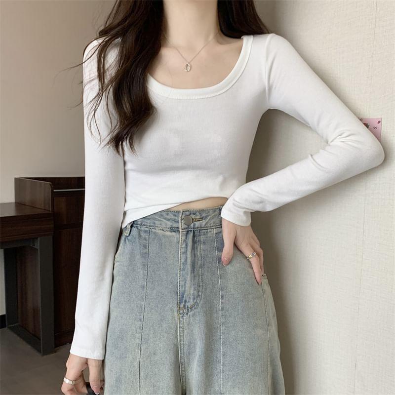 Long-Sleeve Scoop Neck Plain Slim Fit Crop Tee Product Image