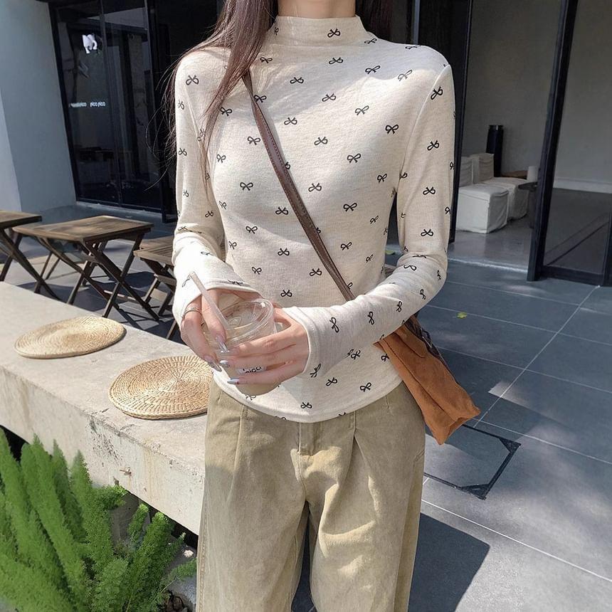 Long Sleeve Mock Neck Bow Print Slim-Fit T-Shirt Product Image