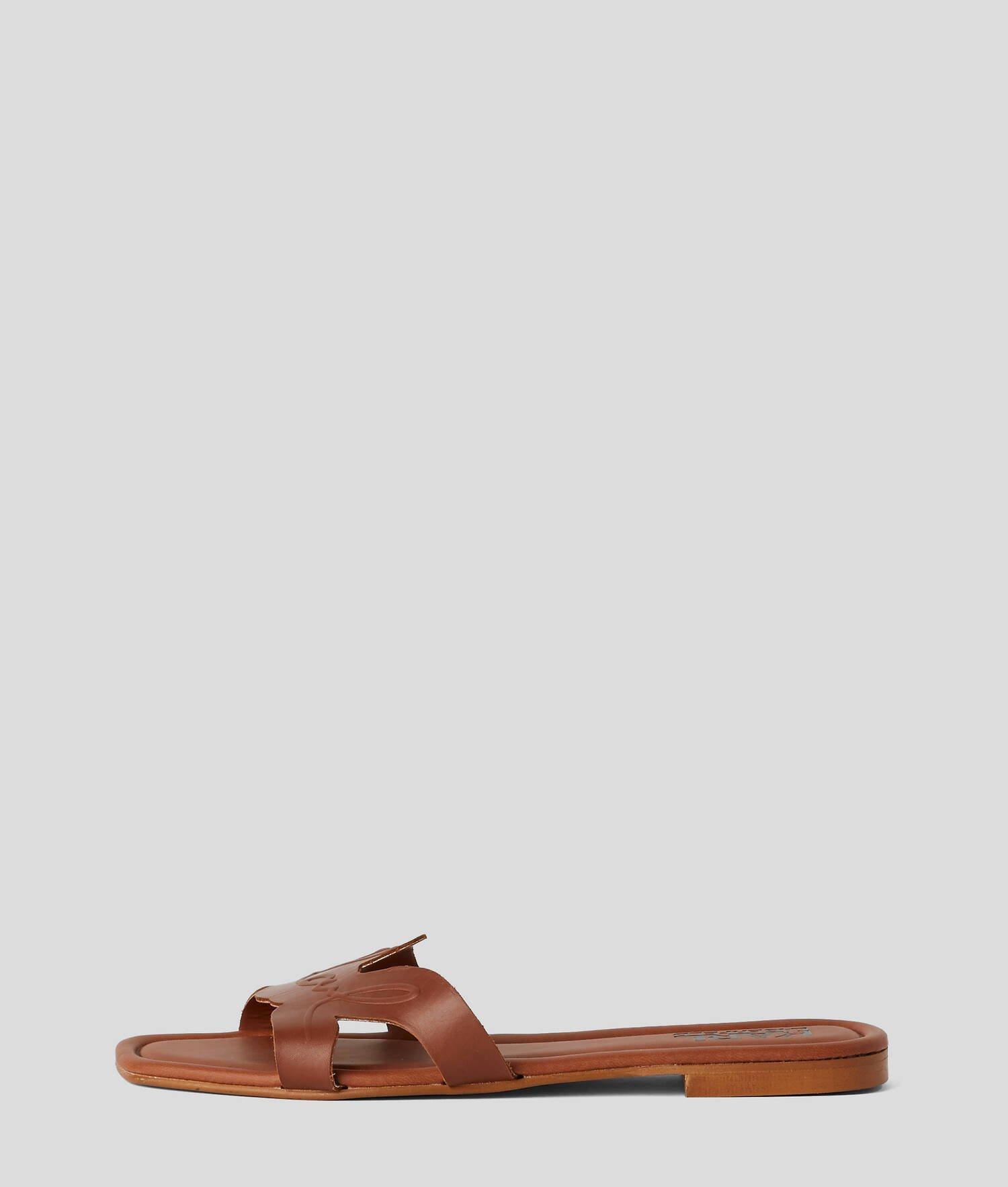 BRIO SIGNATURE CUT-OUT SANDALS Product Image