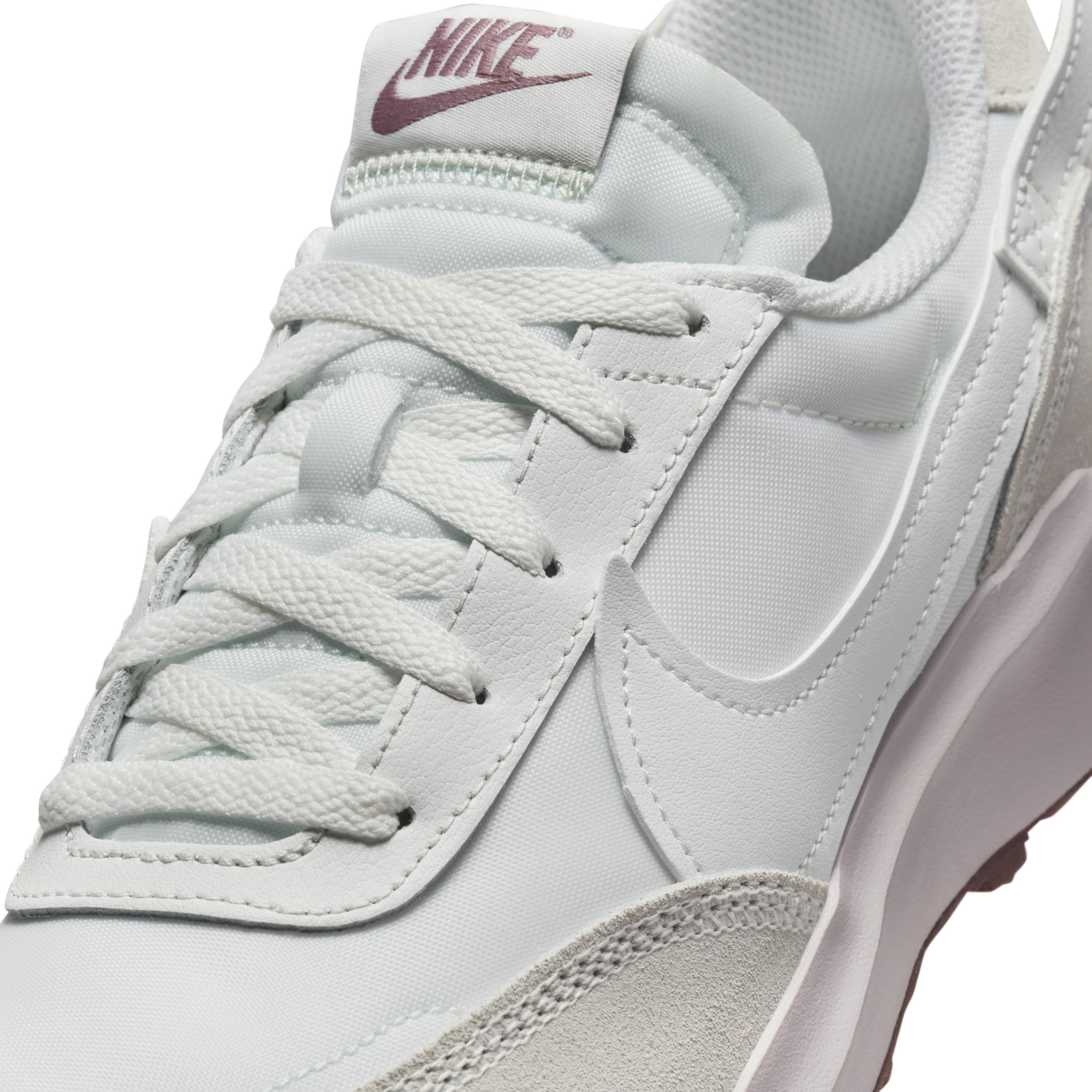 Nike Women's Waffle Debut Shoes Product Image