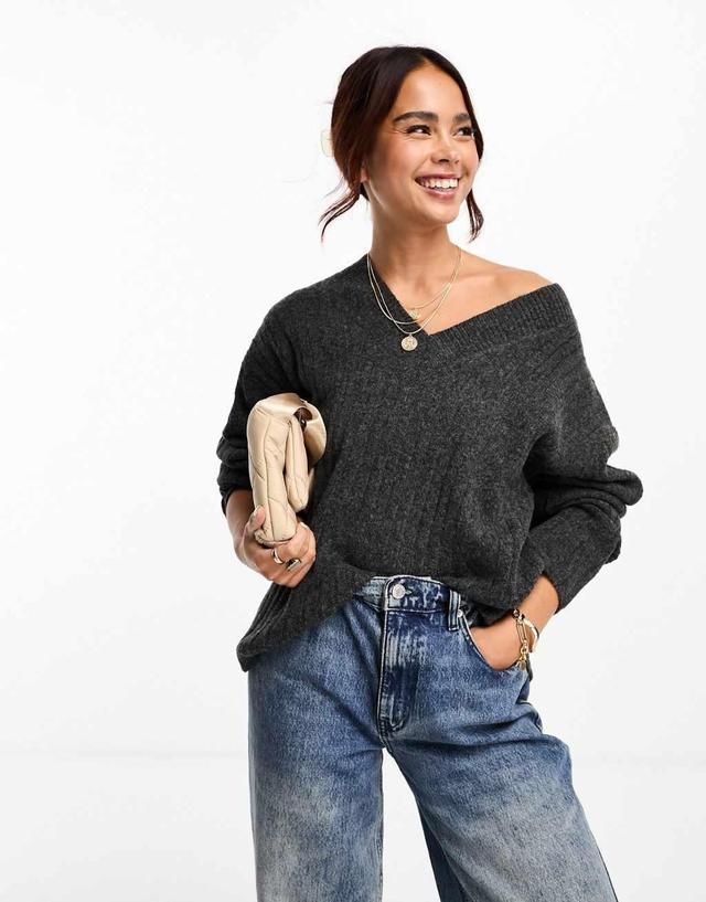 ASOS DESIGN boxy V-neck sweater in rib in charcoal Product Image