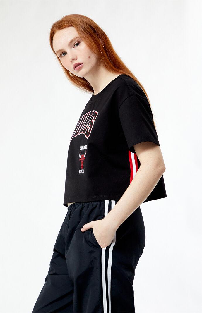 ProStandard Women's Chicago Bulls Retro Classic Cropped T-Shirt Product Image