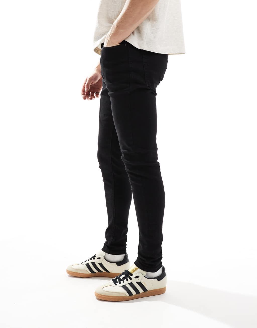 Jack & Jones Pete slim tapered in black Product Image