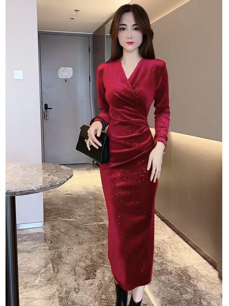 Long-Sleeve V-Neck Glitter Ruched Velvet Midi Sheath Dress Product Image