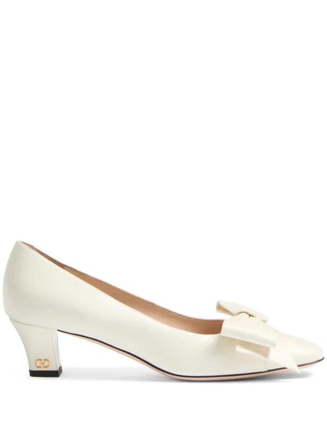 VALENTINO GARAVANI Bow Detailing Pumps In Neutrals Product Image