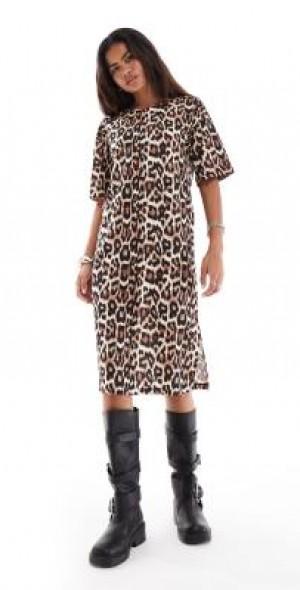 Noisy May midi t-shirt dress in leo print-Brown Product Image