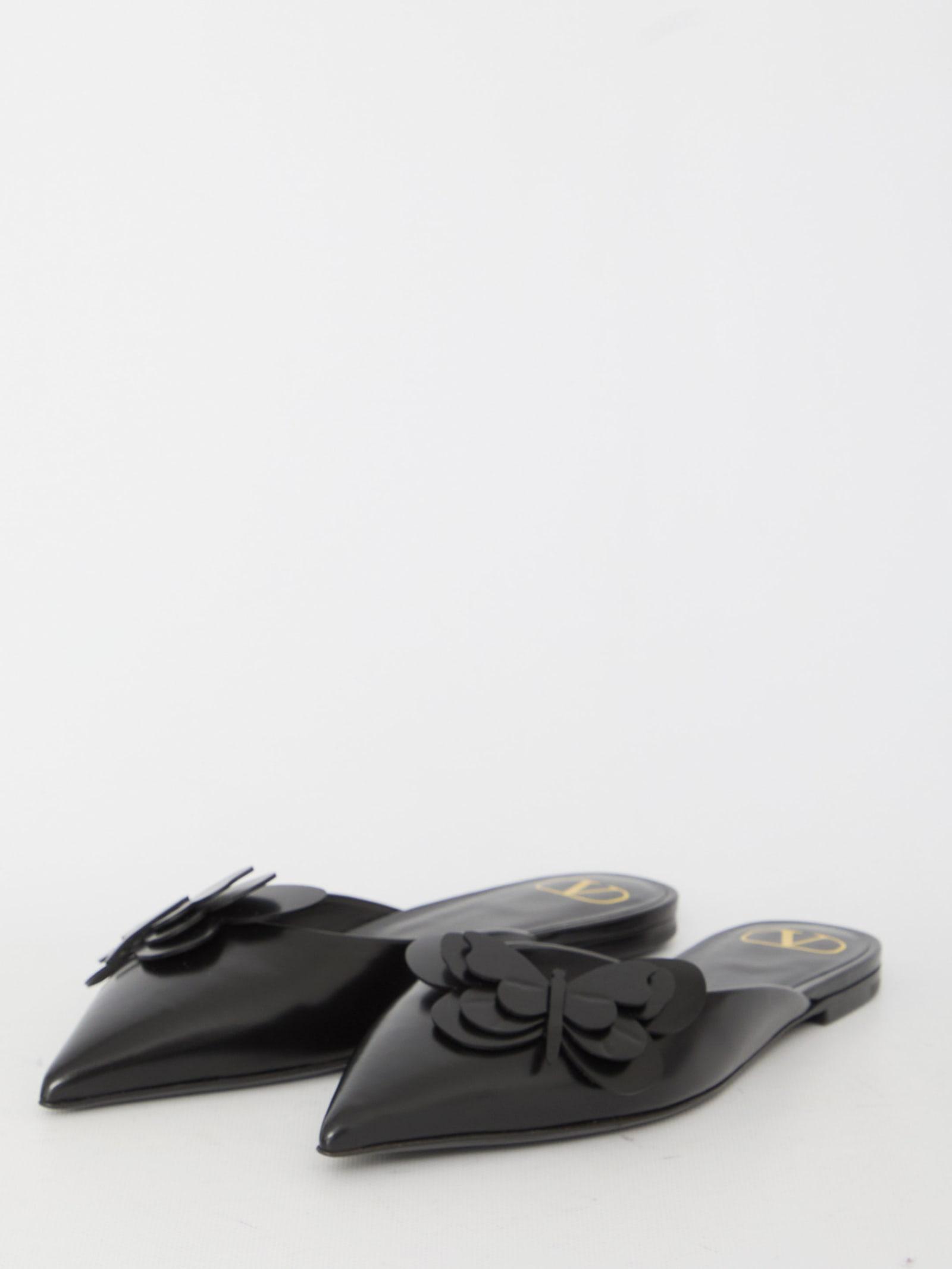 Flat Mules In Leather In Black Product Image