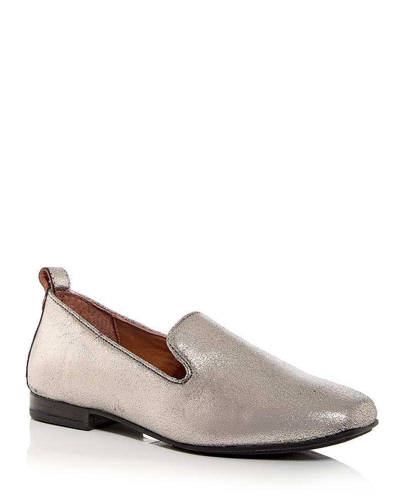 Gentle Souls by Kenneth Cole Womens Morgan Smoking Slipper Loafers Product Image