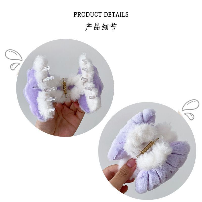 Seashell Fluffy Hair Claw Product Image