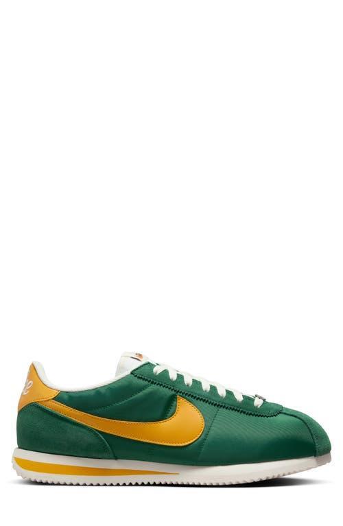 NIKE Sneakers  Men Color Green In Grün Product Image