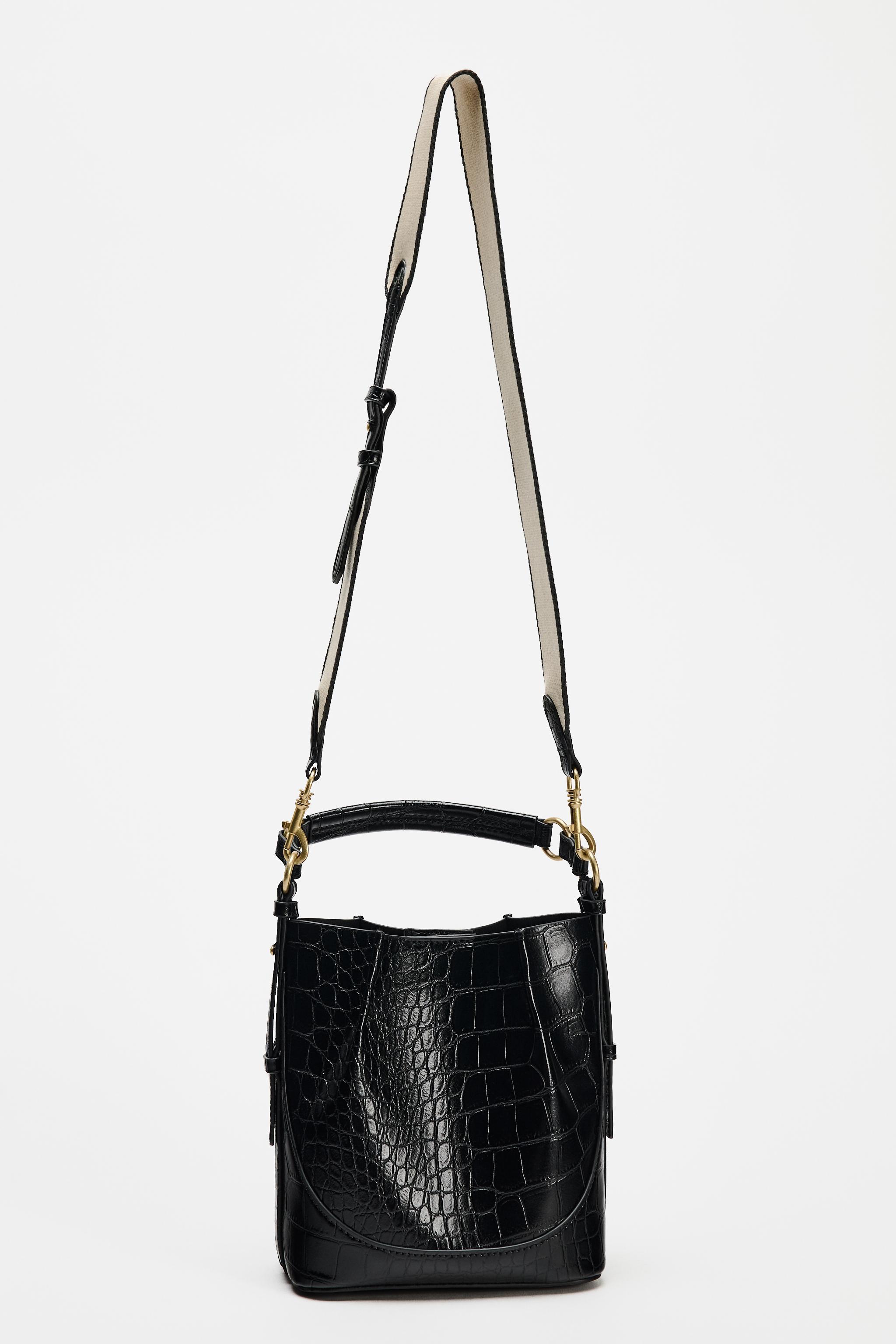 BUCKET BAG Product Image