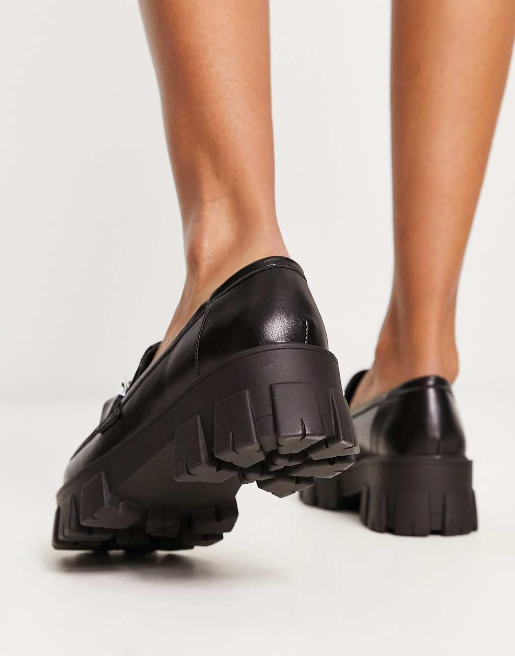 Glamorous chunky loafers with silver chain in black Product Image