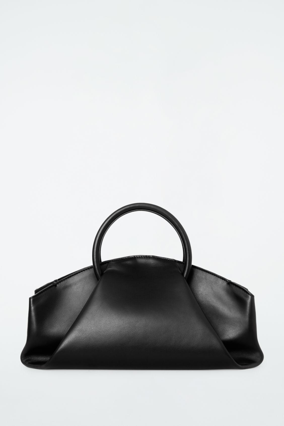 FOLD SHOULDER BAG - LEATHER Product Image