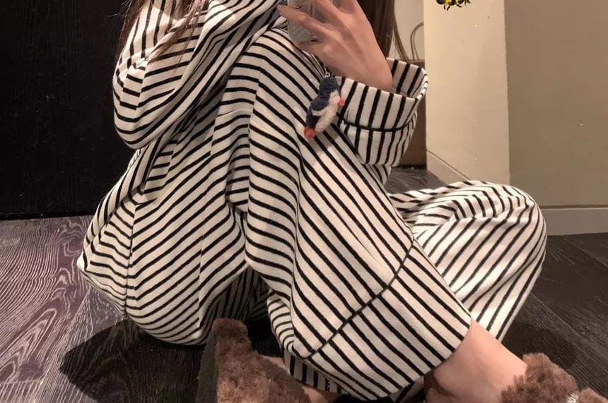 Pajama Set: Long-Sleeve Striped Top + Pants Product Image