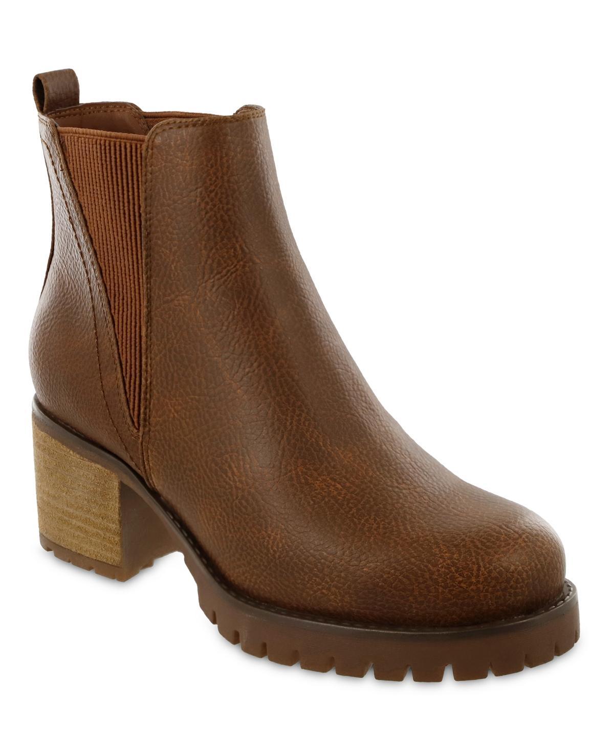 Mia Womens Jody Lug Sole Wide-Width Chelsea Booties Product Image