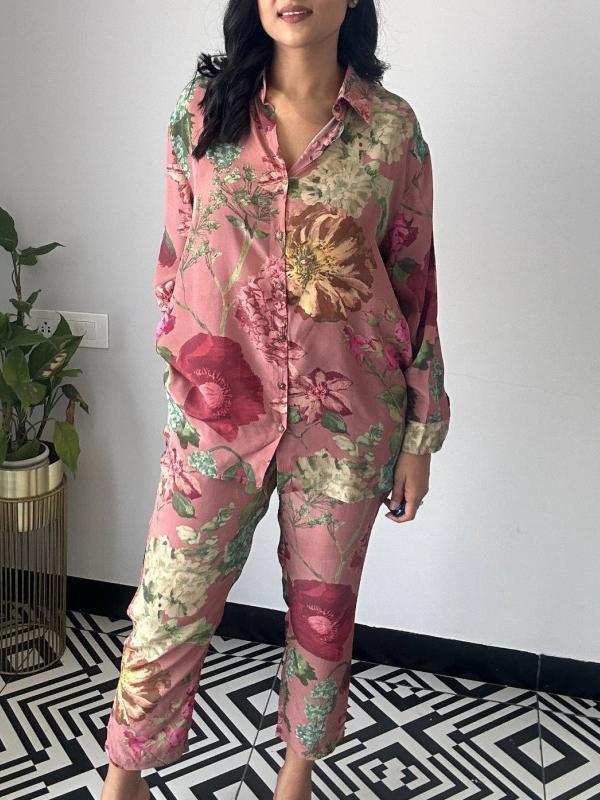 Long Sleeves Buttoned Flower Print Lapel Shirts Top + Ninth Pants Pants Bottom Two Pieces Set Product Image