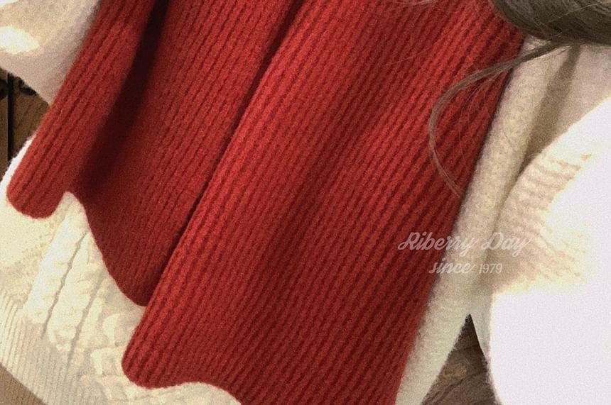 Plain Ribbed Scarf Product Image