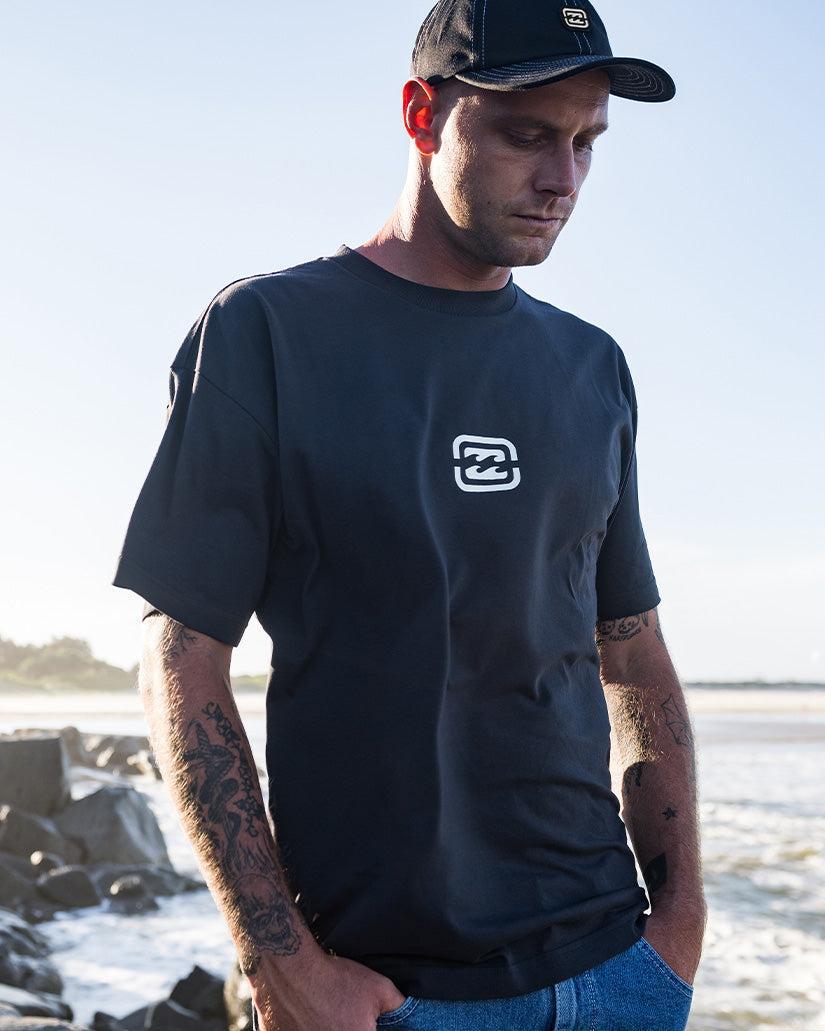 Bracket Wave OG T-Shirt - Washed Black Male Product Image