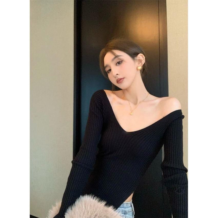 Long-Sleeve Off-Shoulder Plain Asymmetrical Slim Fit Crop Knit Top Product Image